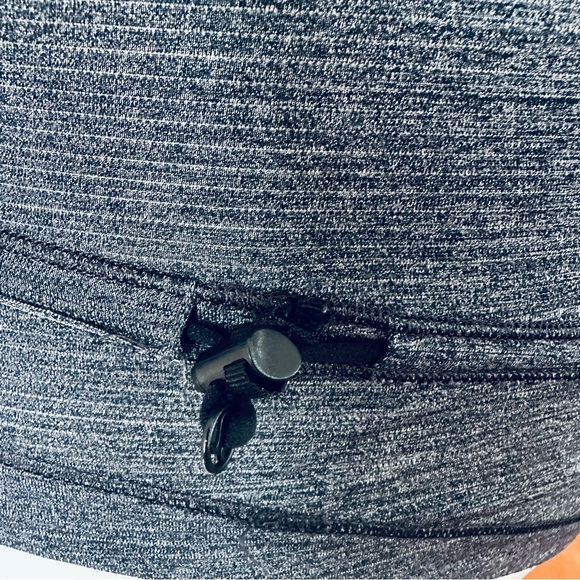 Lululemon atlética top gray  black size 4 - Picture 4 of 8